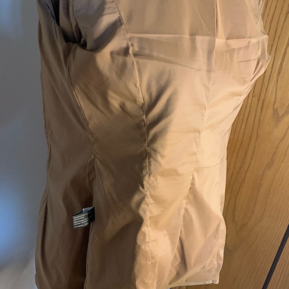 Danier soft tan leather lined jacket size S.great to dress up or down with jeans - Picture 7 of 11